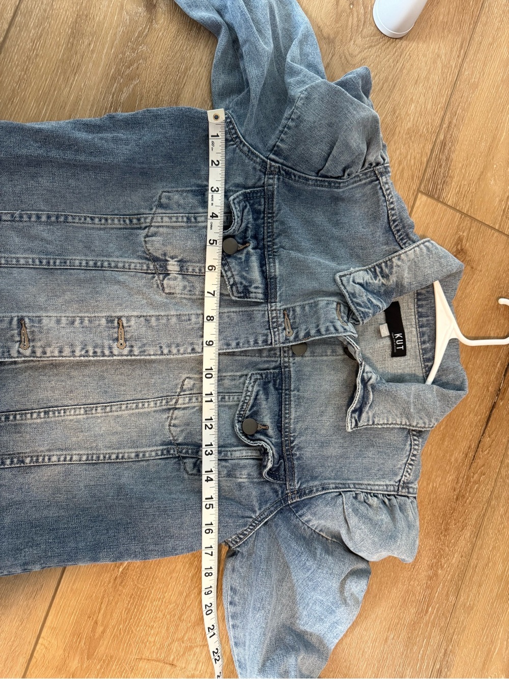 KUT from the Kloth light-wash denim jacket size Medium - Picture 4 of 9